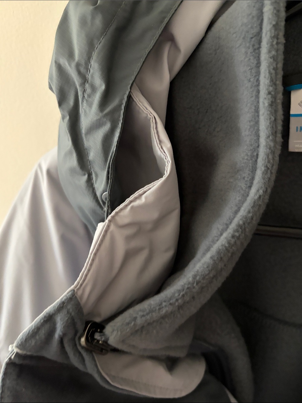 Columbia Light Gray and Dark Gray Hooded Waterproof Interchangeable Jacket (L) - Picture 5 of 14